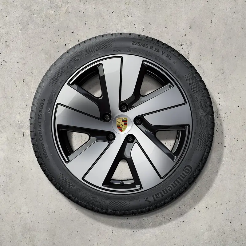 19" Taycan Ii "Taycan S Aero" Winter Set - Silver/Black 1