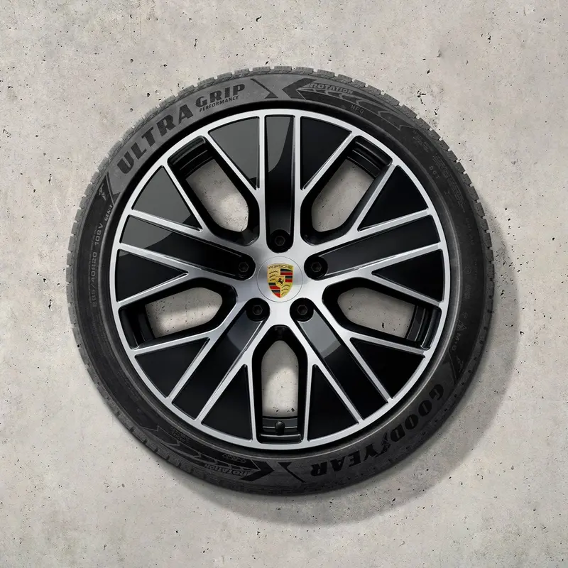 20" Taycan Ii "Turbo Aero" Winter Set - Black / Silver 1