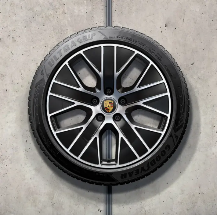 20" Taycan "Turbo Aero" Winter Set - Silver / Black 1