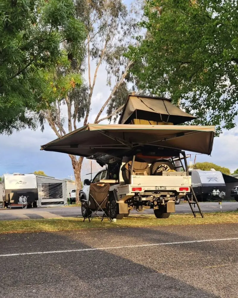 30 Second Wing Awning - 270° 2.7M Original - With Black Storage Bag 1