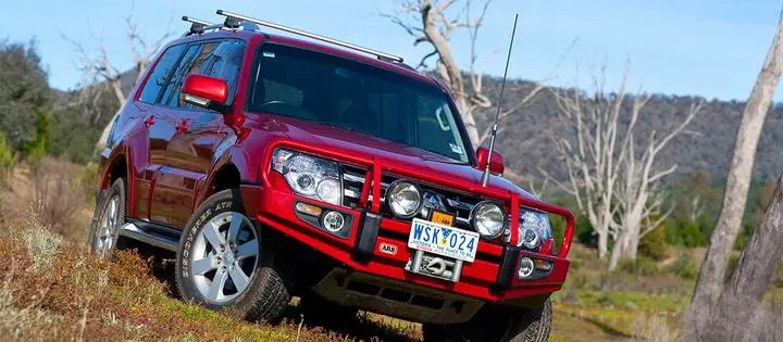 Arb Deluxe Bull Bar Mitsubishi Pajero Ns-Nt, 2007-2011 1