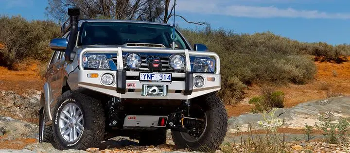 Arb Deluxe Bullbar Toyota Hilux 09/2011 To 06/2015 1