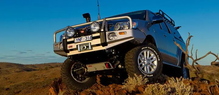 Arb Deluxe Bullbar Toyota Hilux 09/2011 To 06/2015 1