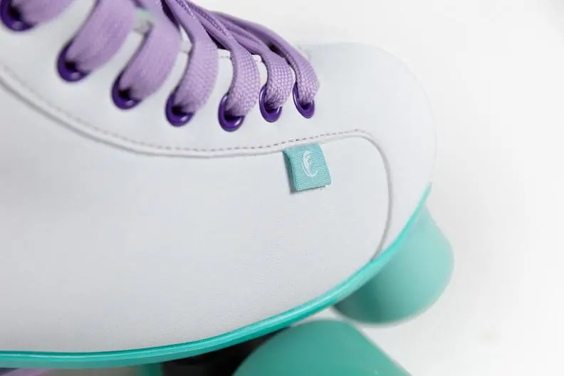 Chaya Melrose White/Teal Roller Skates 5