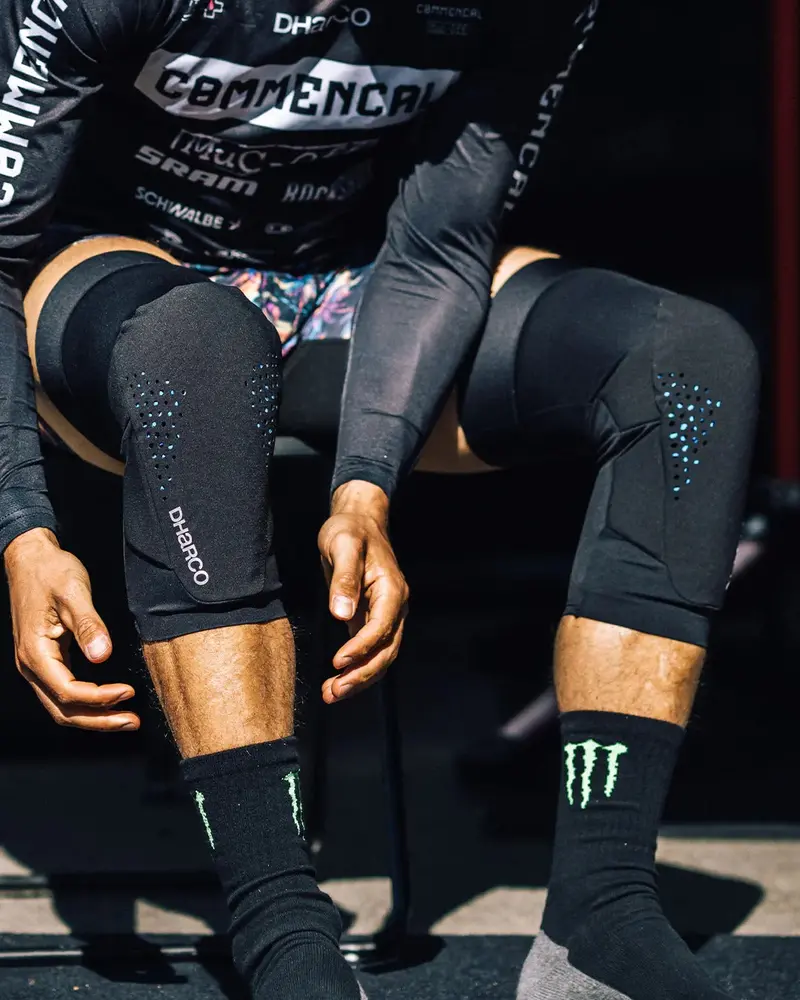 Dharco Gravity Knee Pads 4