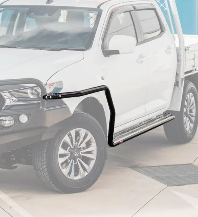 Dmax Rg 2020-Present  039Bsr Side Step And Rail Package (Chrome Step Plate) (50Mm Bull Bar) 1