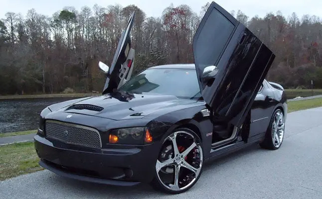 Dodge Charger 2005-2010 Vertical Lambo Doors 1