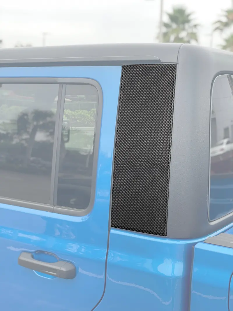 Domed C Pillar Accent Overlays - 2019-2026 Gladiator 1