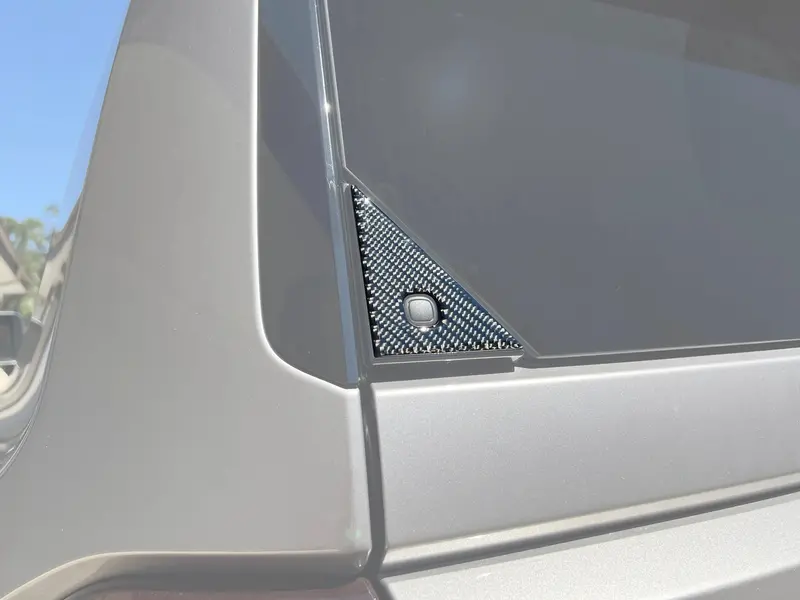 Domed Liftgate Window Button Accent Trim - 2024+ Land Cruiser / Gx 550 4