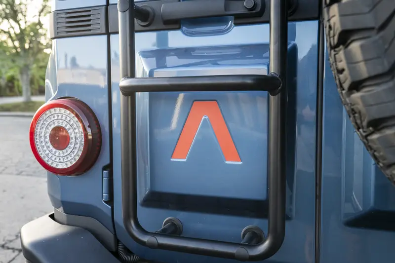 Emergency Reflective Lambda Rear Tailgate Overlay - 2024+ Grenadier 3