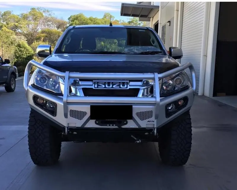 Full Bull Bar Isuzu D-Max 2Nd Generation 2012-2016 Complete With Winch Mount Andfog Light Inserts 1