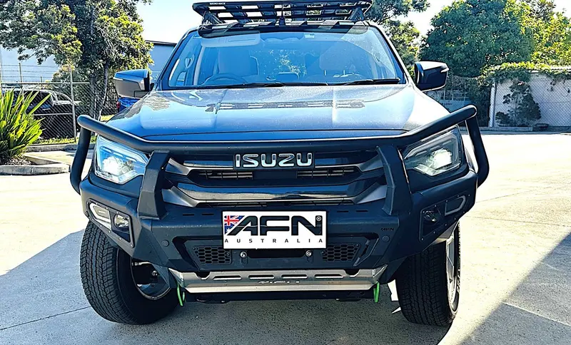 Full Bull Bar Isuzu D-Max From 2024 Onwards Complete With Winch Mount And Foglight Inserts - Oem Indicators 1