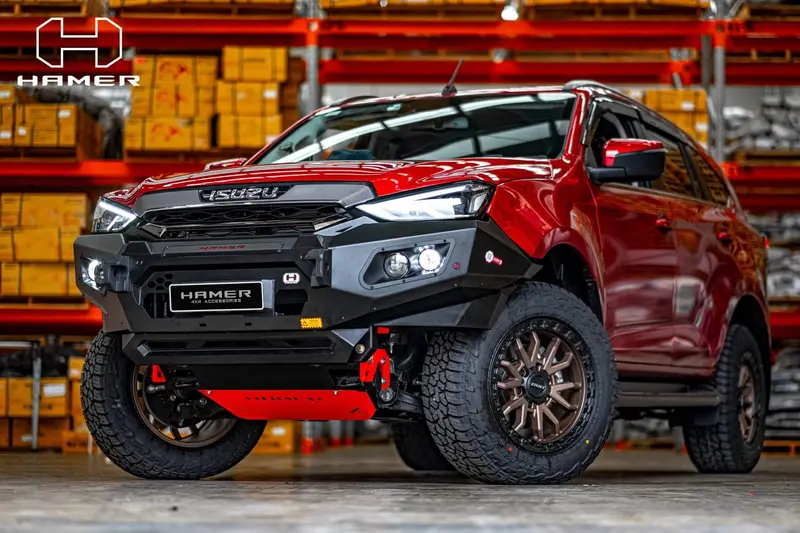 Hamer Isuzu Mux 2021-Present Bull Bar King Series (Incl. Rated Recovery Points) 1