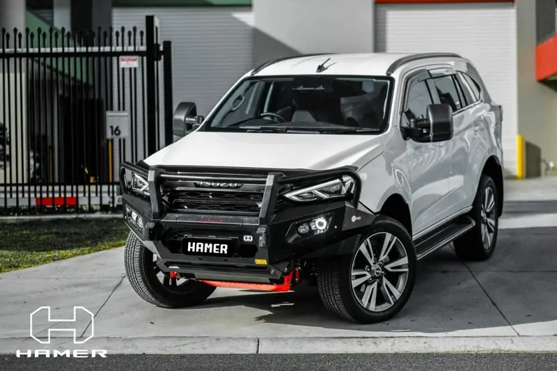 Hamer Isuzu Mux 2021-Present Bull Bar King Series Plus (Incl. Rated Recovery Points) 1