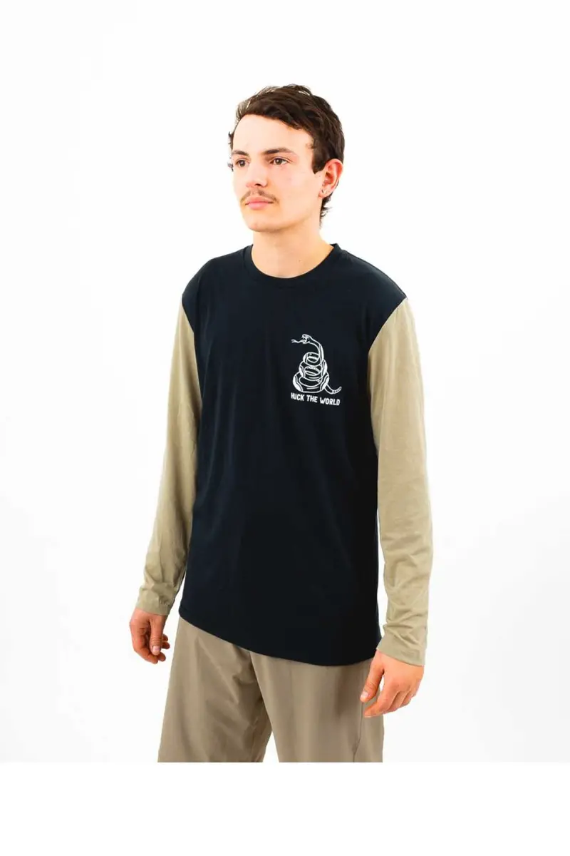Huck The World Snek Dr Ls Tee 1