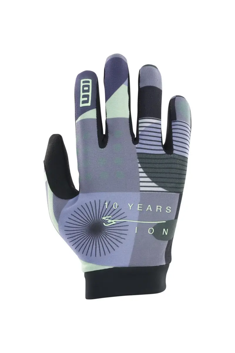 Ion Scrub 10 Years Glove 1
