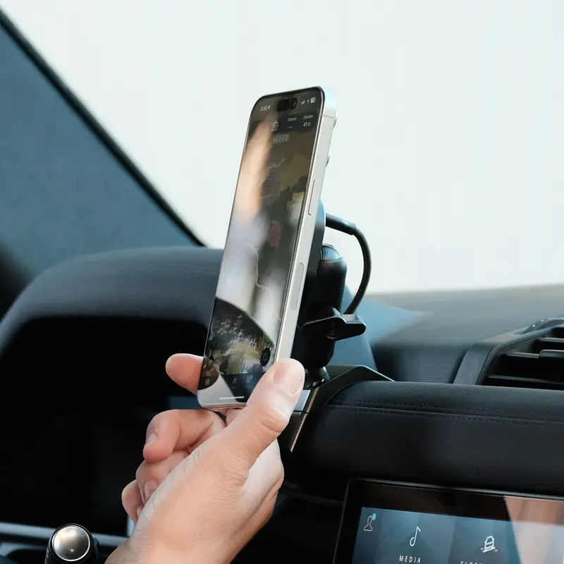 Offroam Magsafe Compatible Phone Mount - 2020+ Defender 2