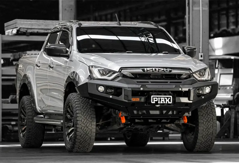 Piak Elite Non Loop Winch Bar Isuzu D-Max 2020+ (Orange & Black) 1