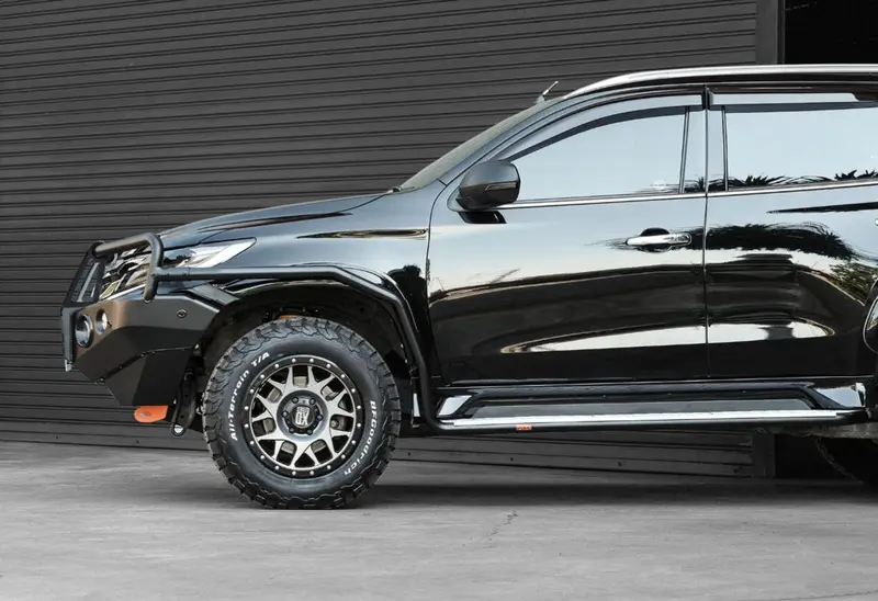 Piak Side Rails Mitsubishi Pajero Sport 2016 1