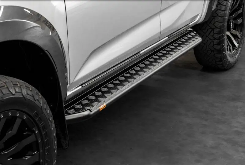 Piak Side Steps Roader Isuzu D-Max 2020 (Black) 1