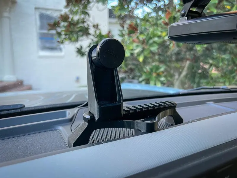 Picatinny Accessory Rail V1 (13 Slot, Optional Phone Or Gopro Mount) - 2021+ Bronco 1