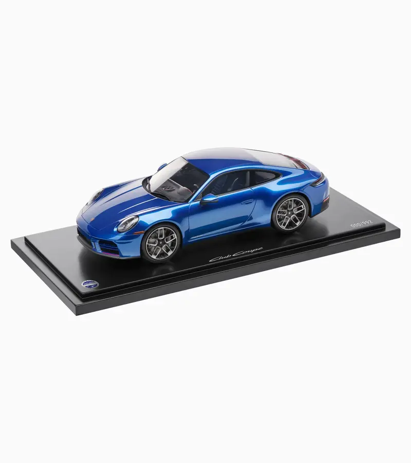 Porsche 911 Carrera T Coupe 992.2 Club Coupe 1:18 Scale Model Car 1