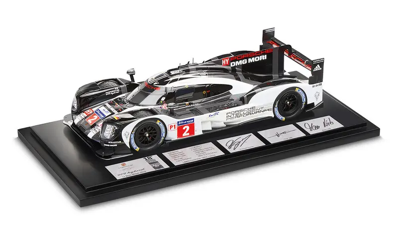 Porsche 919 Hybrid 1:18 Model Car - No. 2. 2016 Lemans Winner 1