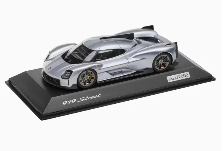 Porsche 919 Street Model Car - 1:43 Scale 1