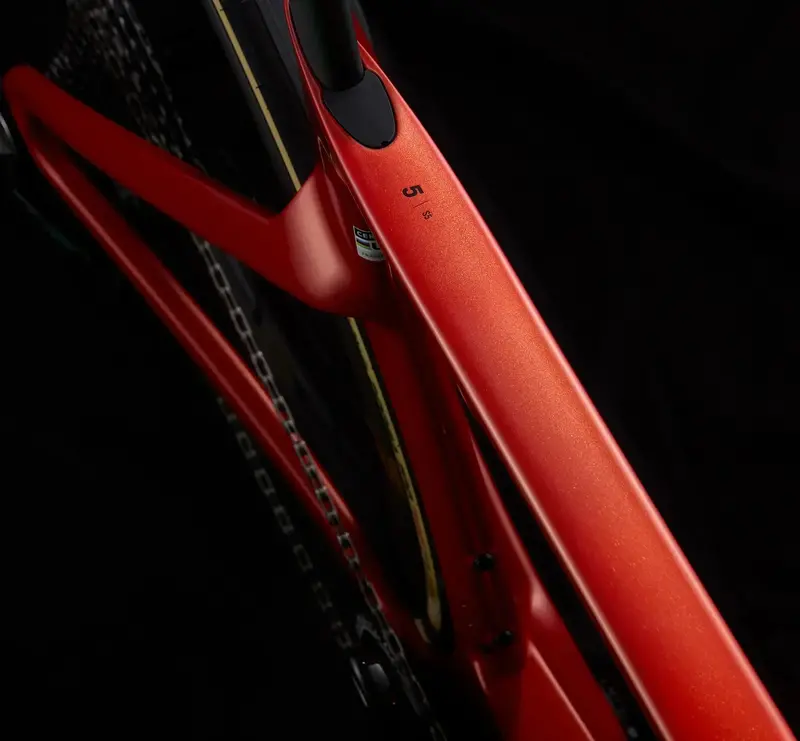 S5 Red Xplr Axs 1 3