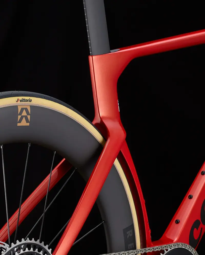 S5 Red Xplr Axs 1 4
