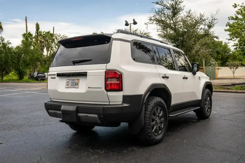 Topographic B Pillar Overlays - 2024+ Land Cruiser / Gx 550 5
