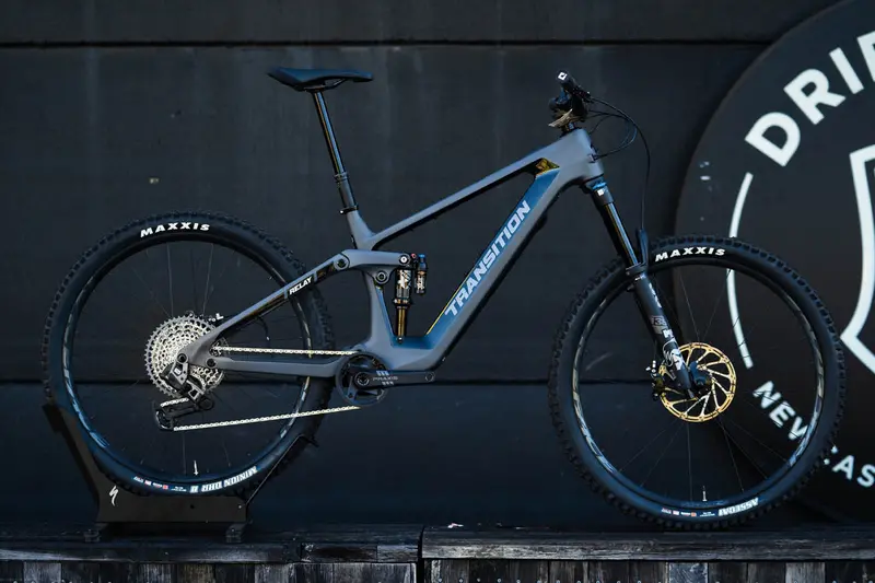 Transition Relay Carbon Large (Brand New) - Eofy Deal! 1