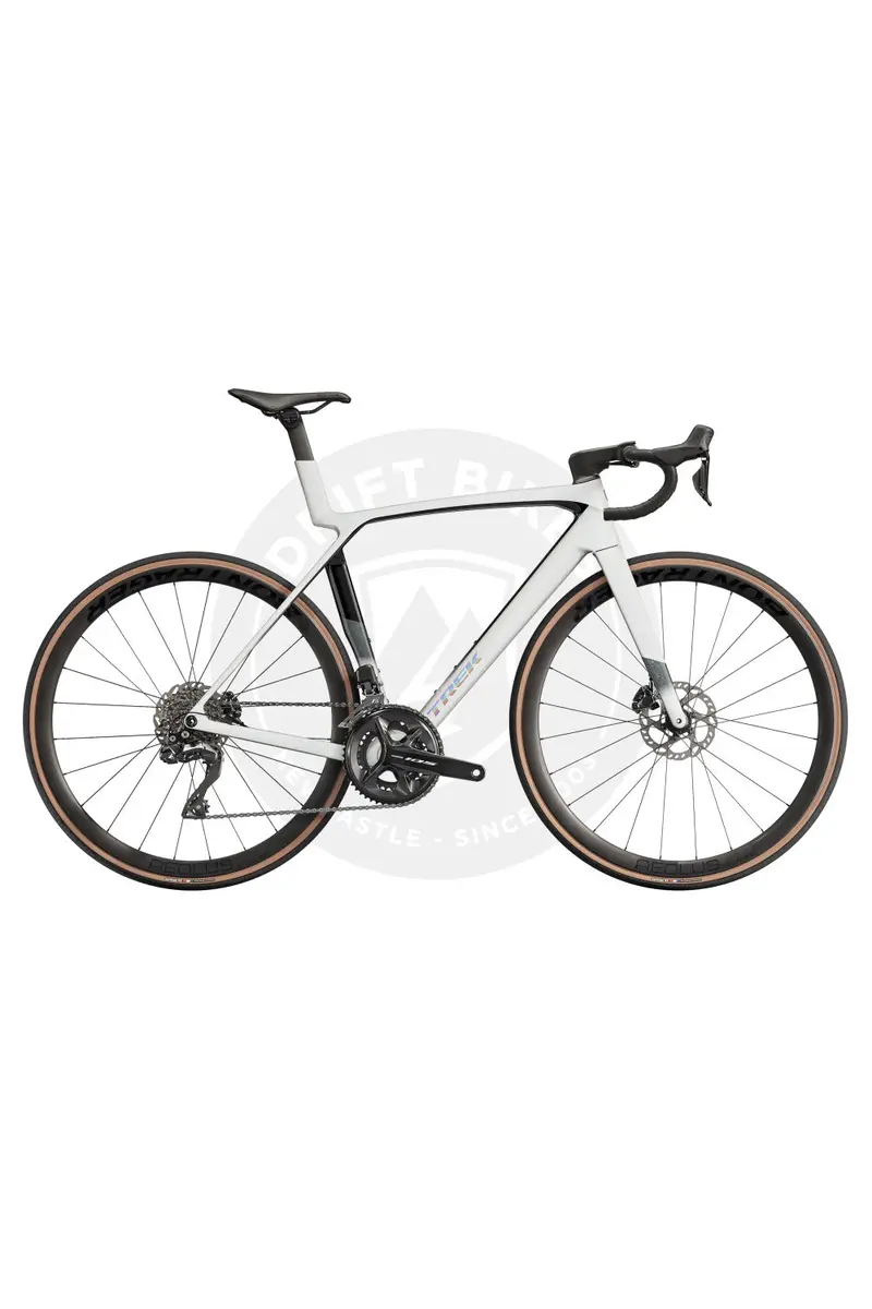 Trek 2025 Madone Sl6 Gen 8 Road Bike 1