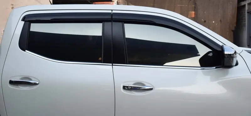 Weather Shield - Nissan Navara Np300 - 2021+ Dual Cab 1